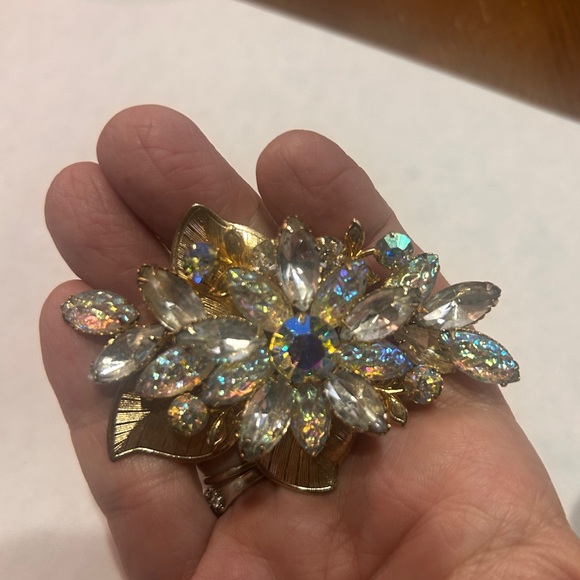 Judy Lee vintage brooch and clip on earrings aurora borealis - Picture 2 of 8